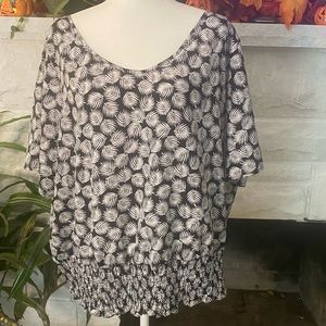 Michael kors 3x printed top with elastic bottom